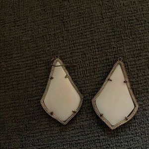 Kendra Scott drop earrings